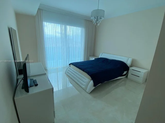 1945 S Ocean Dr # 2101, Hallandale Beach FL 33009