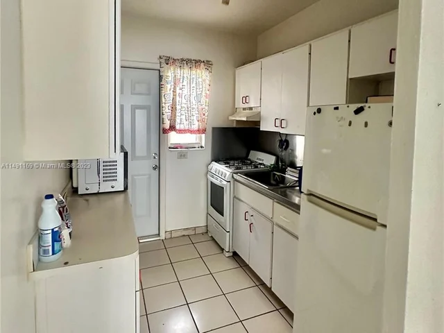 1239 Marseille Dr # 7, Miami Beach FL 33141