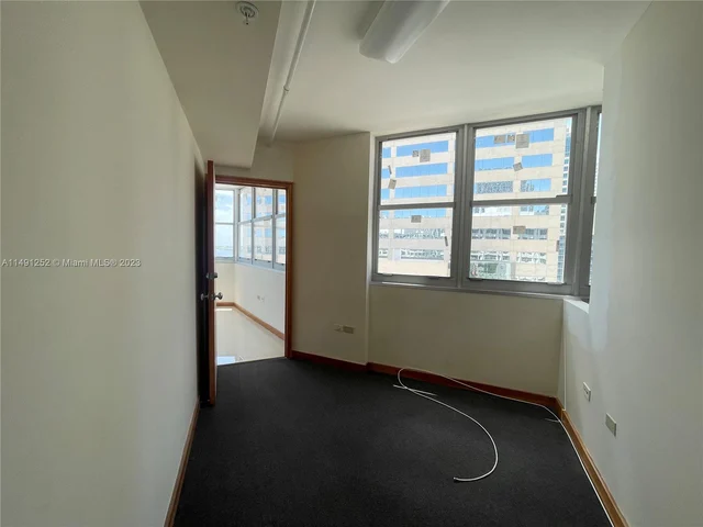 999 Brickell Bay Dr # 1801, Miami FL 33131