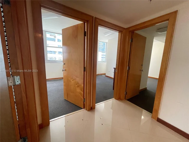 999 Brickell Bay Dr # 1801, Miami FL 33131