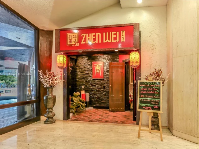 999 Brickell Bay Dr # 1801, Miami FL 33131