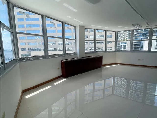 999 Brickell Bay Dr # 1801, Miami FL 33131