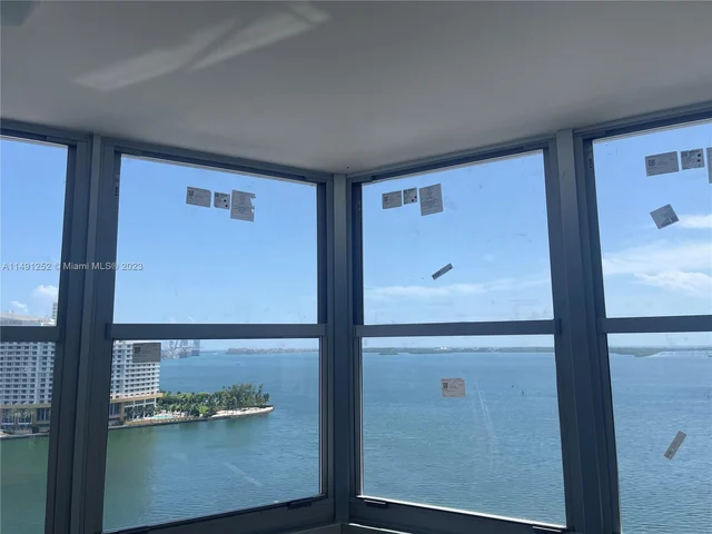 999 Brickell Bay Dr # 1801, Miami FL 33131