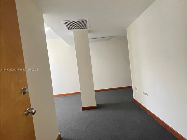 999 Brickell Bay Dr # 1801, Miami FL 33131