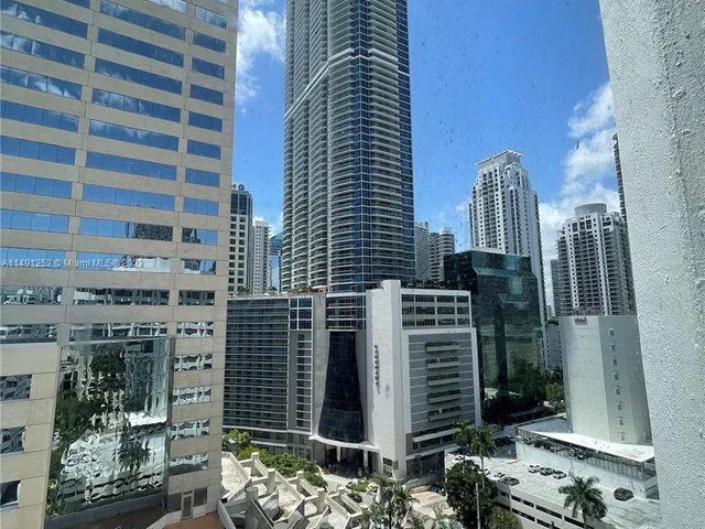 999 Brickell Bay Dr # 1801, Miami FL 33131