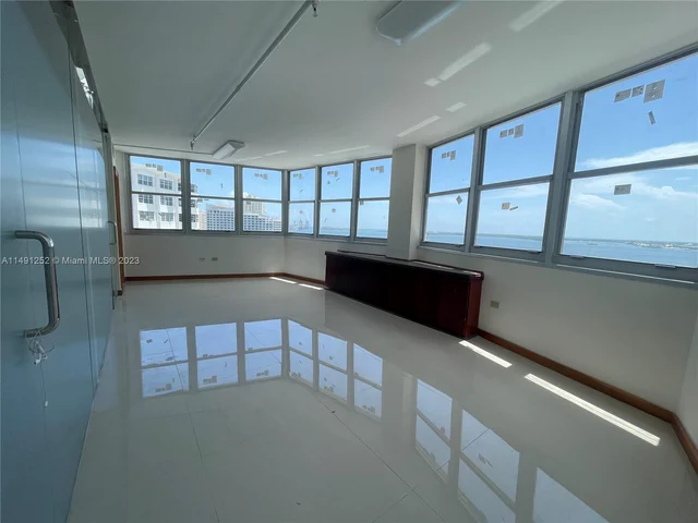 999 Brickell Bay Dr # 1801, Miami FL 33131