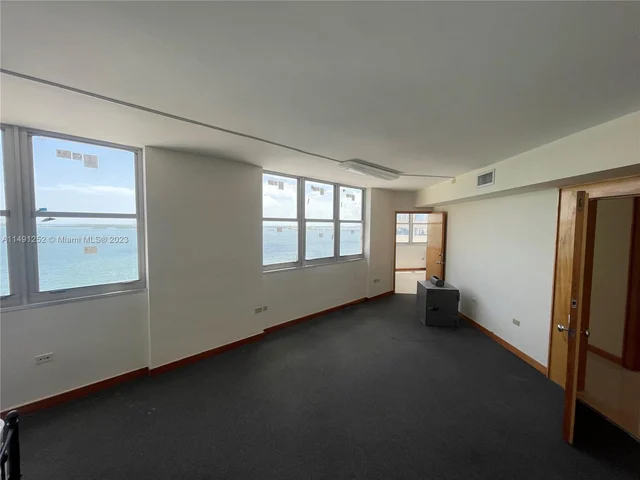 999 Brickell Bay Dr # 1801, Miami FL 33131