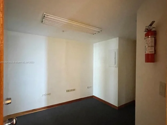 999 Brickell Bay Dr # 1801, Miami FL 33131