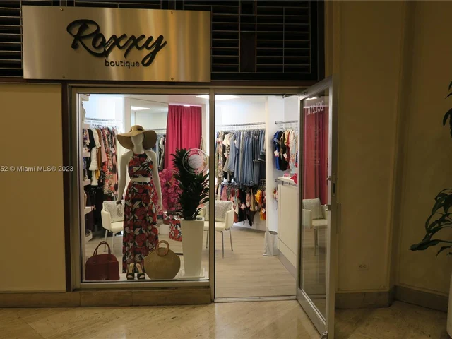 999 Brickell Bay Dr # 1801, Miami FL 33131