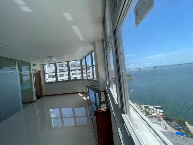 999 Brickell Bay Dr # 1801, Miami FL 33131