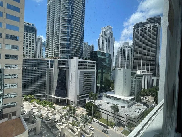 999 Brickell Bay Dr # 1801, Miami FL 33131