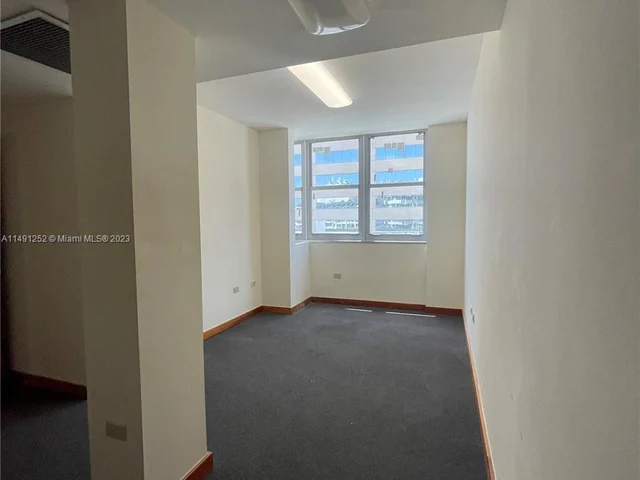 999 Brickell Bay Dr # 1801, Miami FL 33131