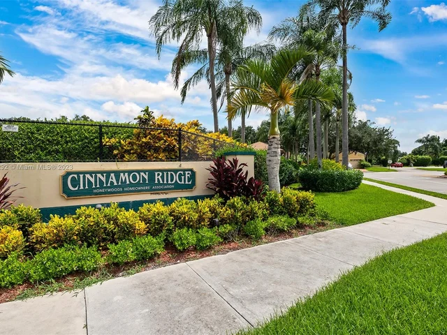 1031 SW 88th Way, Pembroke Pines FL 33025