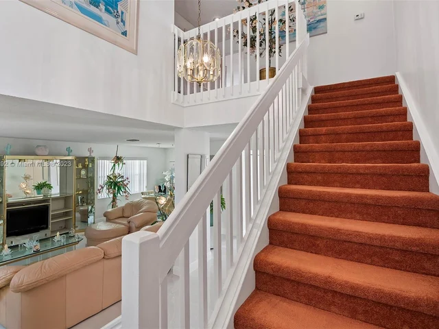 1031 SW 88th Way, Pembroke Pines FL 33025