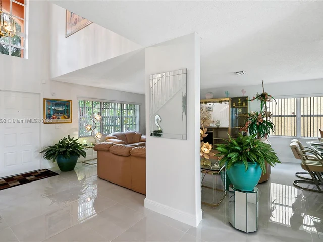 1031 SW 88th Way, Pembroke Pines FL 33025