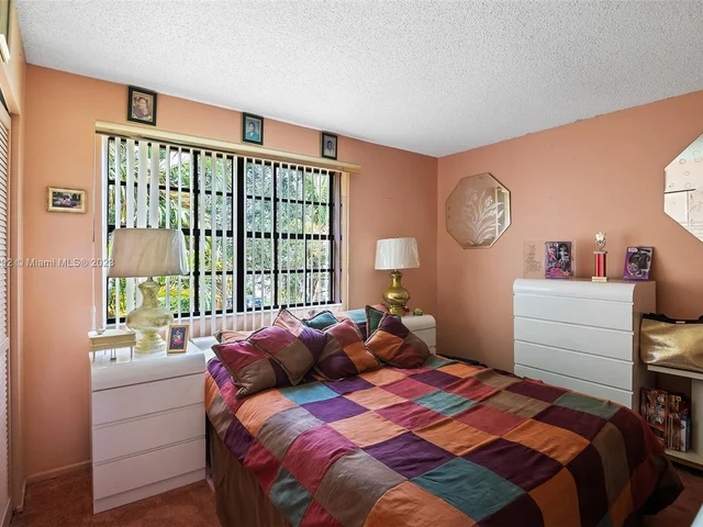 1031 SW 88th Way, Pembroke Pines FL 33025