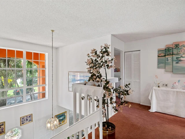 1031 SW 88th Way, Pembroke Pines FL 33025