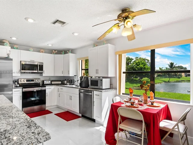 1031 SW 88th Way, Pembroke Pines FL 33025