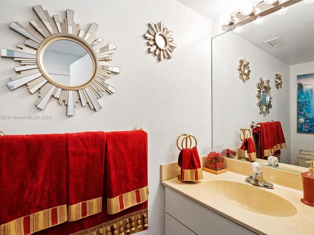 1031 SW 88th Way, Pembroke Pines FL 33025