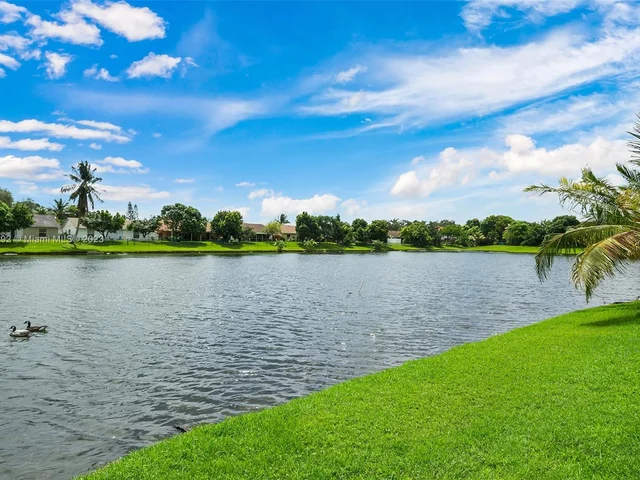 1031 SW 88th Way, Pembroke Pines FL 33025