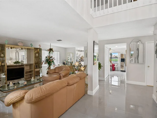 1031 SW 88th Way, Pembroke Pines FL 33025