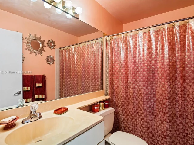 1031 SW 88th Way, Pembroke Pines FL 33025