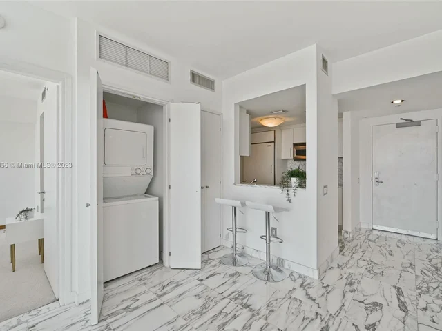 450 Alton Rd # 3008, Miami Beach FL 33139