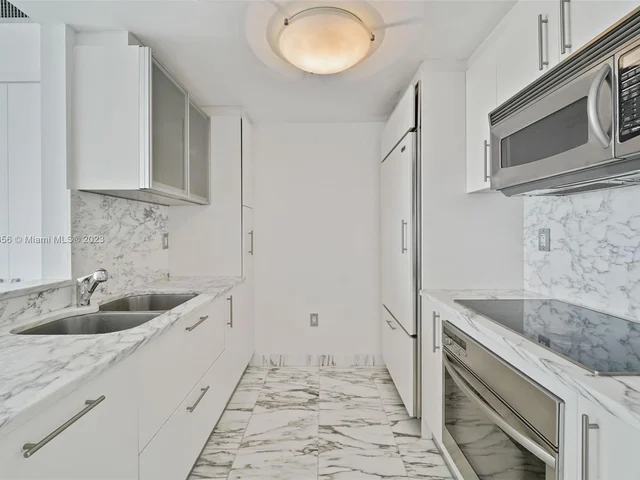 450 Alton Rd # 3008, Miami Beach FL 33139