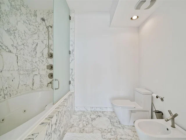 450 Alton Rd # 3008, Miami Beach FL 33139