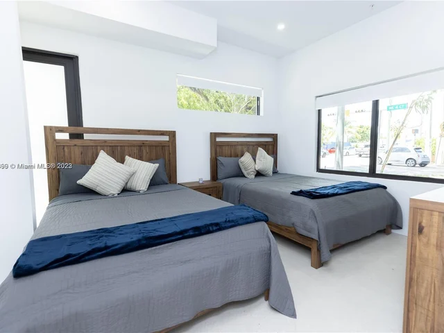 7101 NE 4th Ct # 1, Miami FL 33138