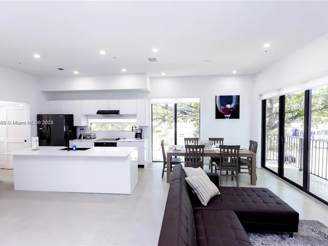 7101 NE 4th Ct # 1, Miami FL 33138