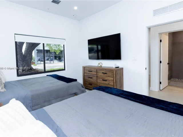 7101 NE 4th Ct # 1, Miami FL 33138