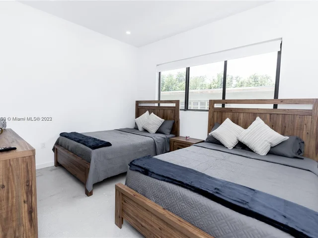 7101 NE 4th Ct # 1, Miami FL 33138