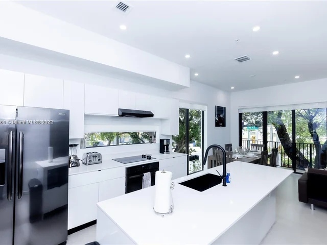 7103 NE 4th CT # 2, Miami FL 33138