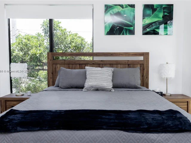 7103 NE 4th CT # 2, Miami FL 33138