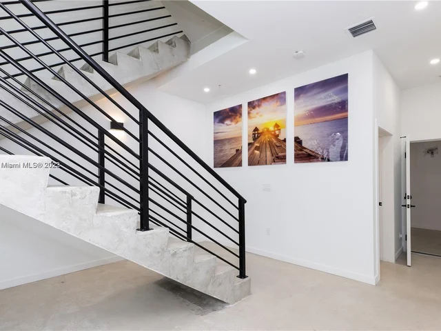 7105 NE 4th CT # 3, Miami FL 33138