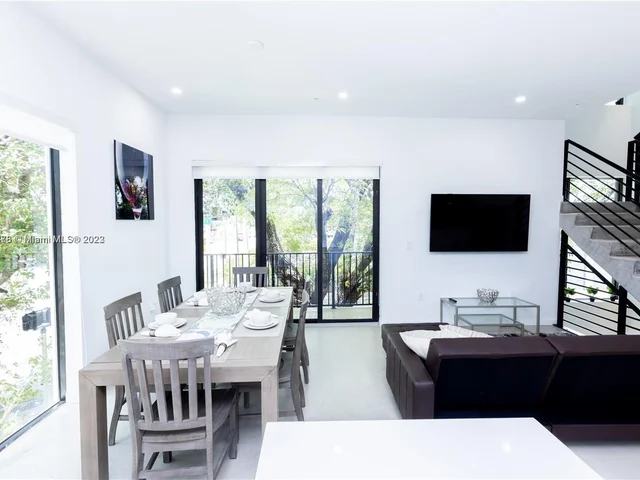 7107 NE 4th CT # 4, Miami FL 33138