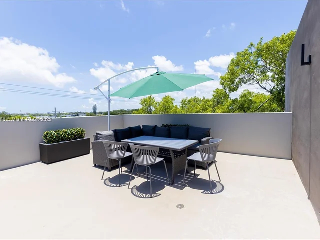 7107 NE 4th CT # 4, Miami FL 33138