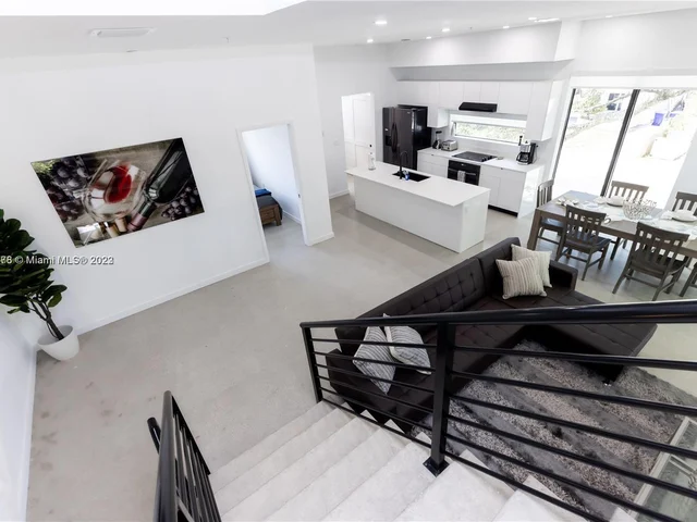 7107 NE 4th CT # 4, Miami FL 33138