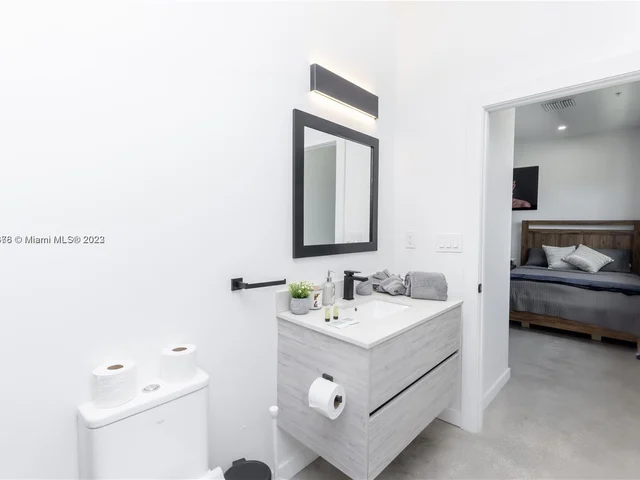 7107 NE 4th CT # 4, Miami FL 33138