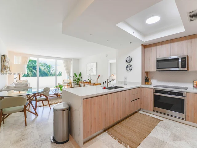 3400 SW 27th Ave # 303, Miami FL 33133