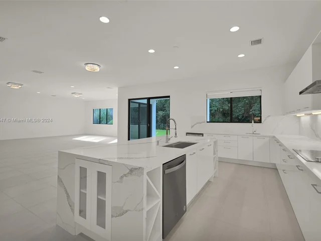 10386 SW 57th Ct, Cooper City FL 33328