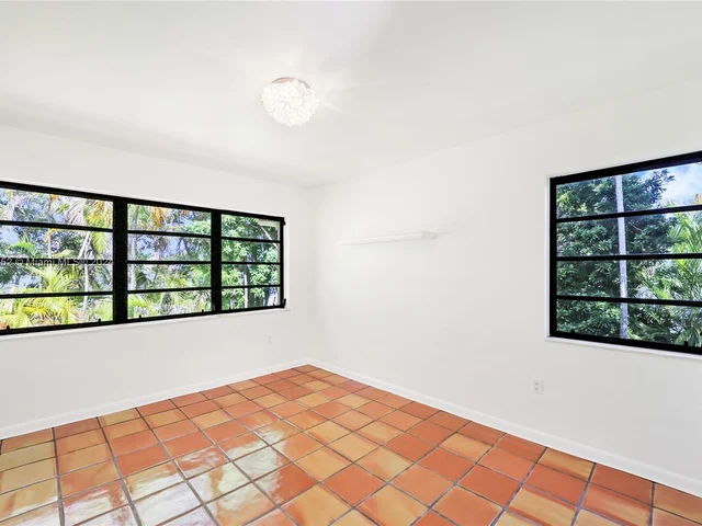 7765 SW 57th Ter, Miami FL 33143