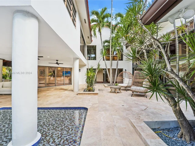 7765 SW 57th Ter, Miami FL 33143