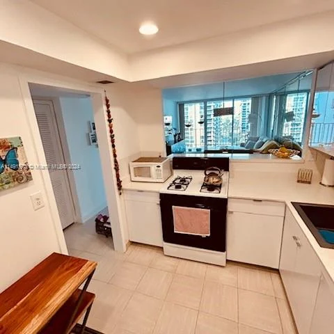 2030 S Ocean Dr # 802, Hallandale Beach FL 33009