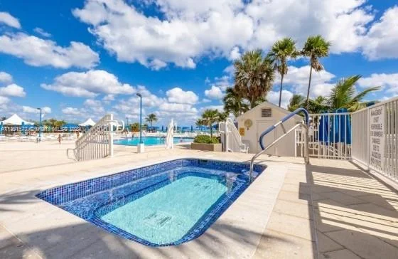 2030 S Ocean Dr # 802, Hallandale Beach FL 33009