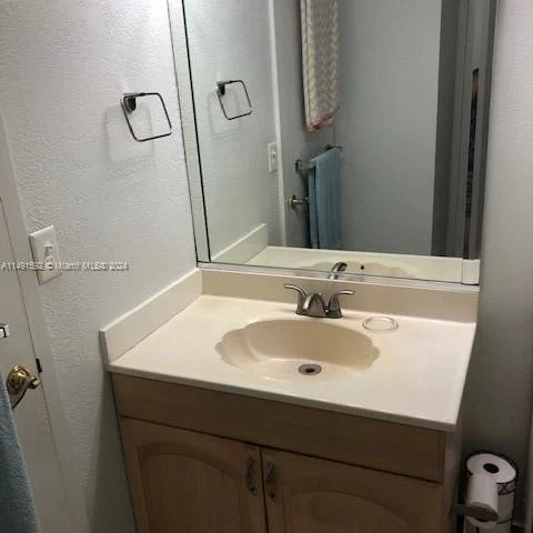 2030 S Ocean Dr # 902, Hallandale Beach FL 33009