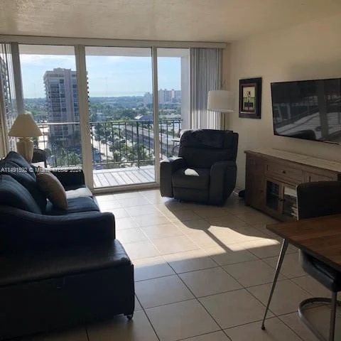 2030 S Ocean Dr # 902, Hallandale Beach FL 33009