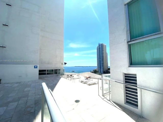 335 S Biscayne Blvd # 1002, Miami FL 33131