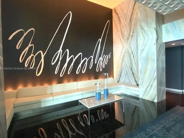 335 S Biscayne Blvd # 1002, Miami FL 33131